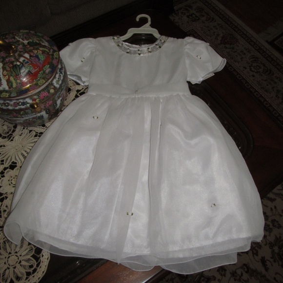 Amazing Flower Girl White Dress Size 8 and 14 New - Picture 1 of 6